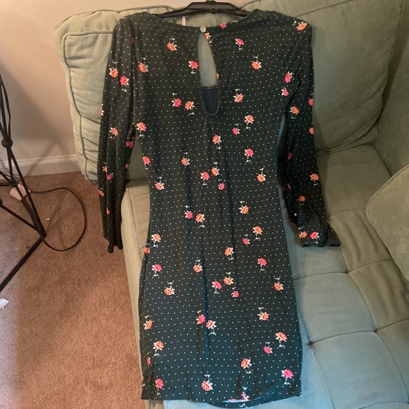 Fun and flirty dress - Picture 2 of 2